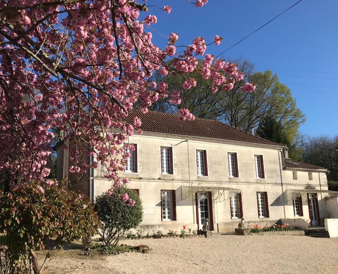 Bed and Breakfast Les Ombrieres à Porcheresse Extérieur photo