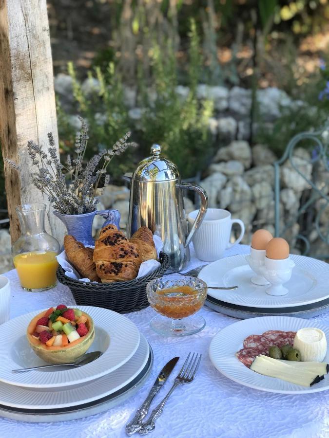 Bed and Breakfast Les Ombrieres à Porcheresse Extérieur photo